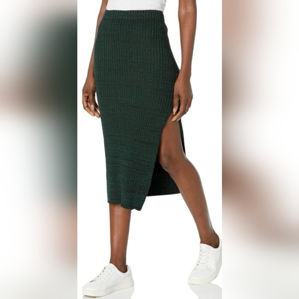 Monrow Size Small Midi Ribbed Sweater Skirt With Side Slit NWT